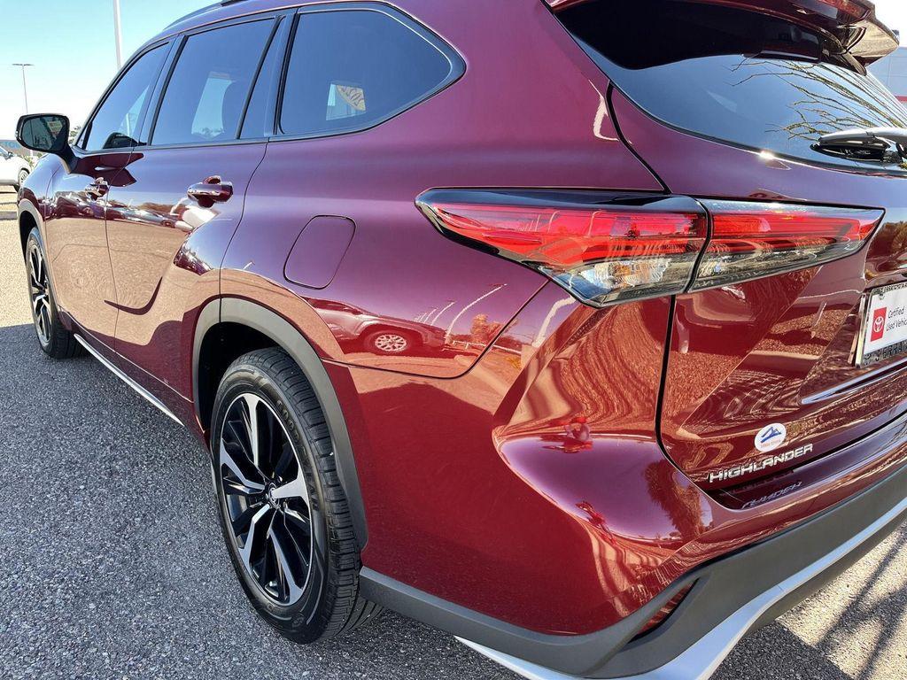 used 2022 Toyota Highlander car, priced at $32,289
