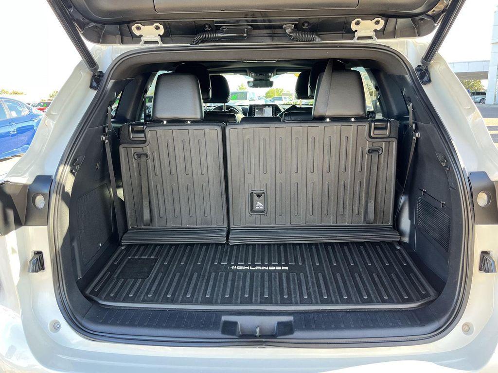 used 2021 Toyota Highlander car, priced at $30,789