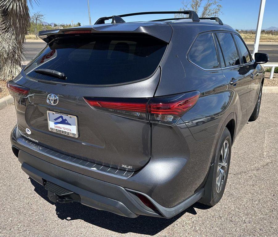 used 2023 Toyota Highlander car, priced at $31,289
