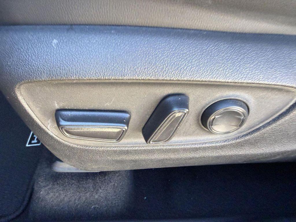 used 2021 Toyota Highlander car, priced at $33,789