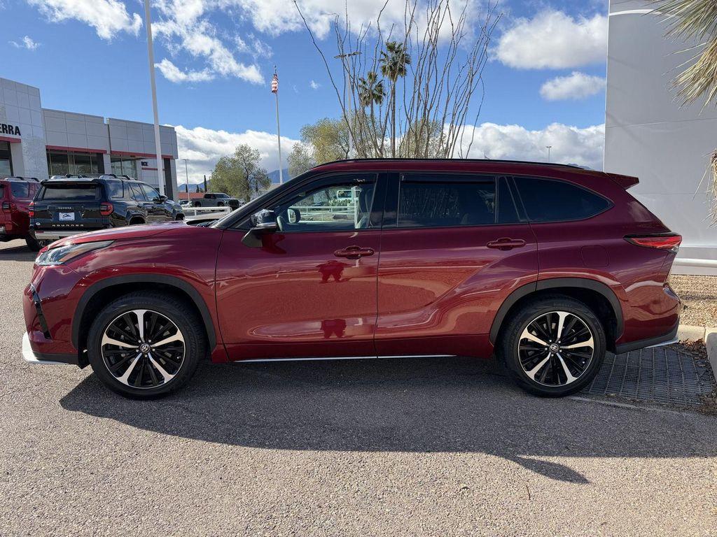 used 2021 Toyota Highlander car, priced at $33,789