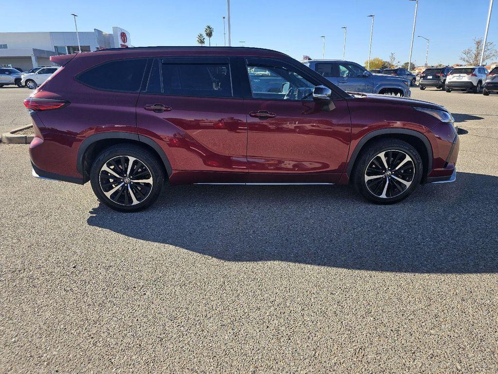 used 2021 Toyota Highlander car, priced at $34,889