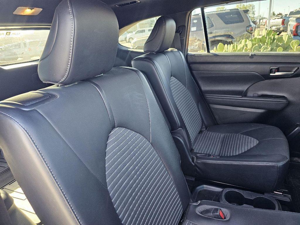 used 2021 Toyota Highlander car, priced at $34,889