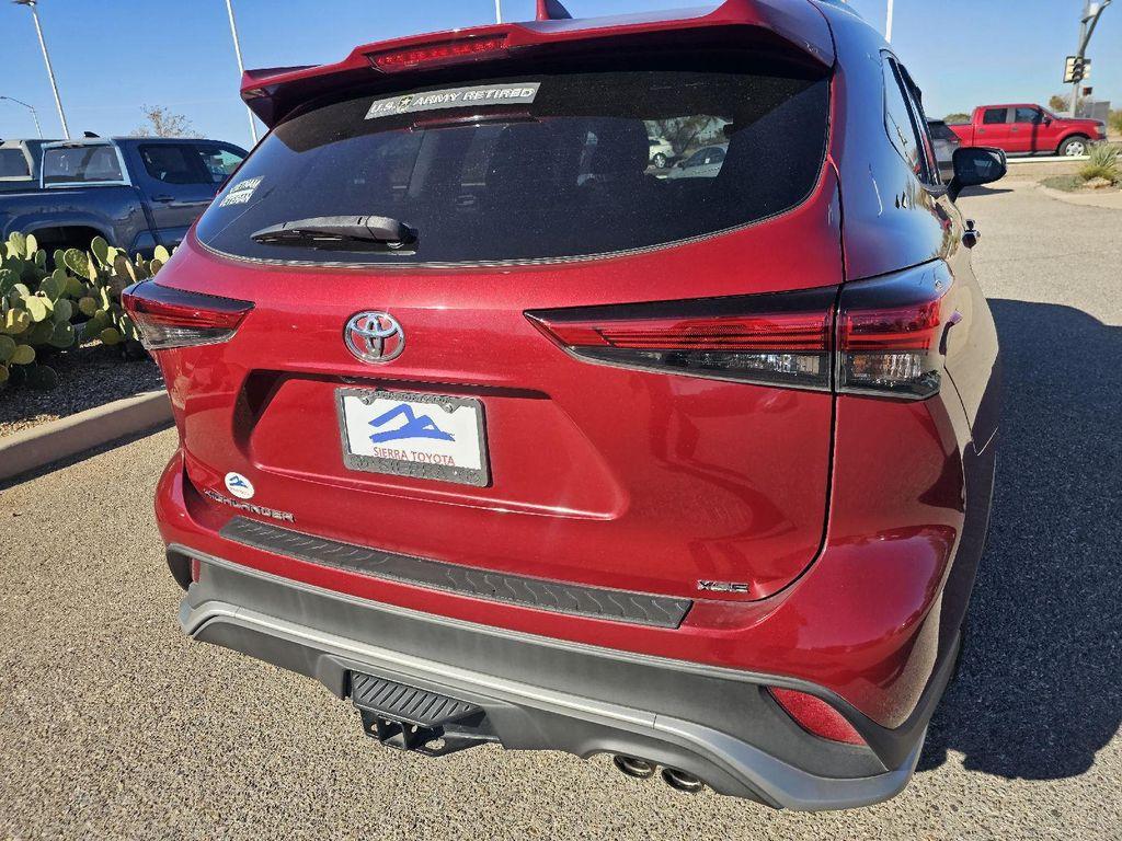 used 2021 Toyota Highlander car, priced at $34,889