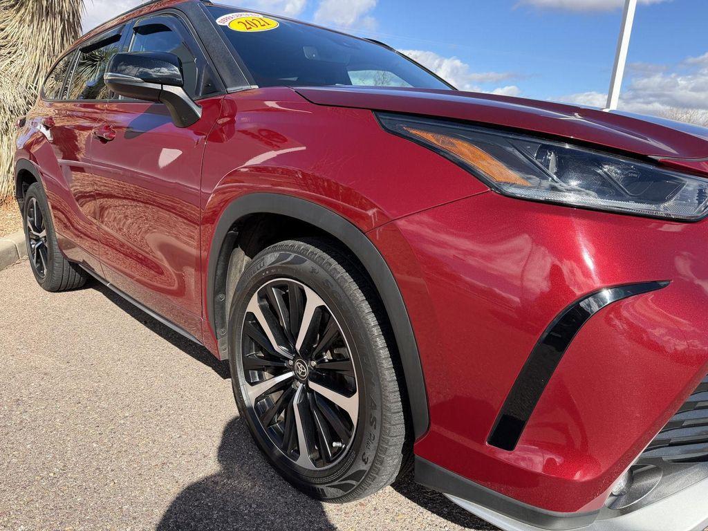 used 2021 Toyota Highlander car, priced at $33,789