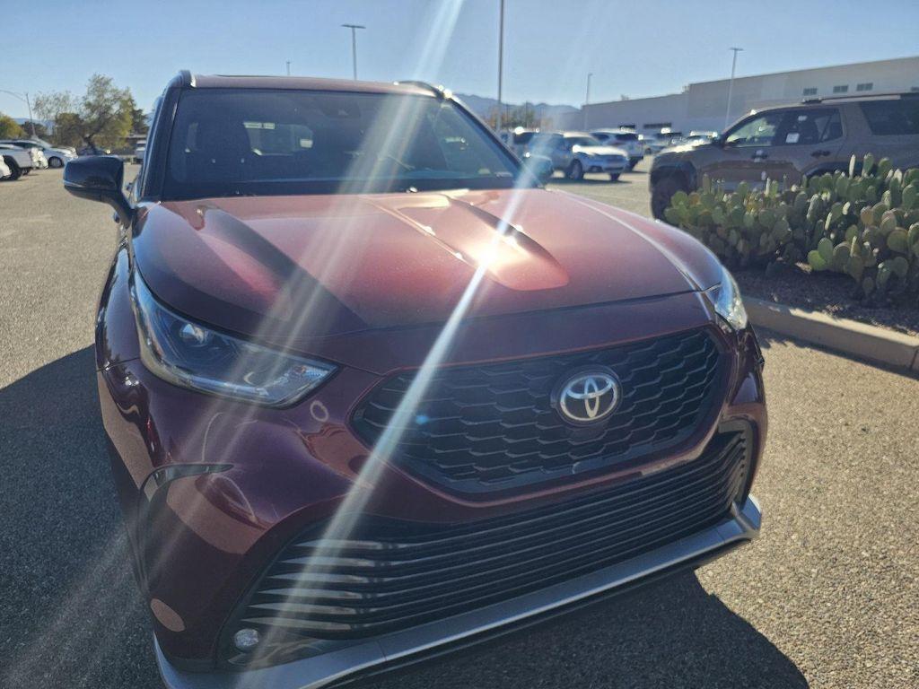 used 2021 Toyota Highlander car, priced at $34,889