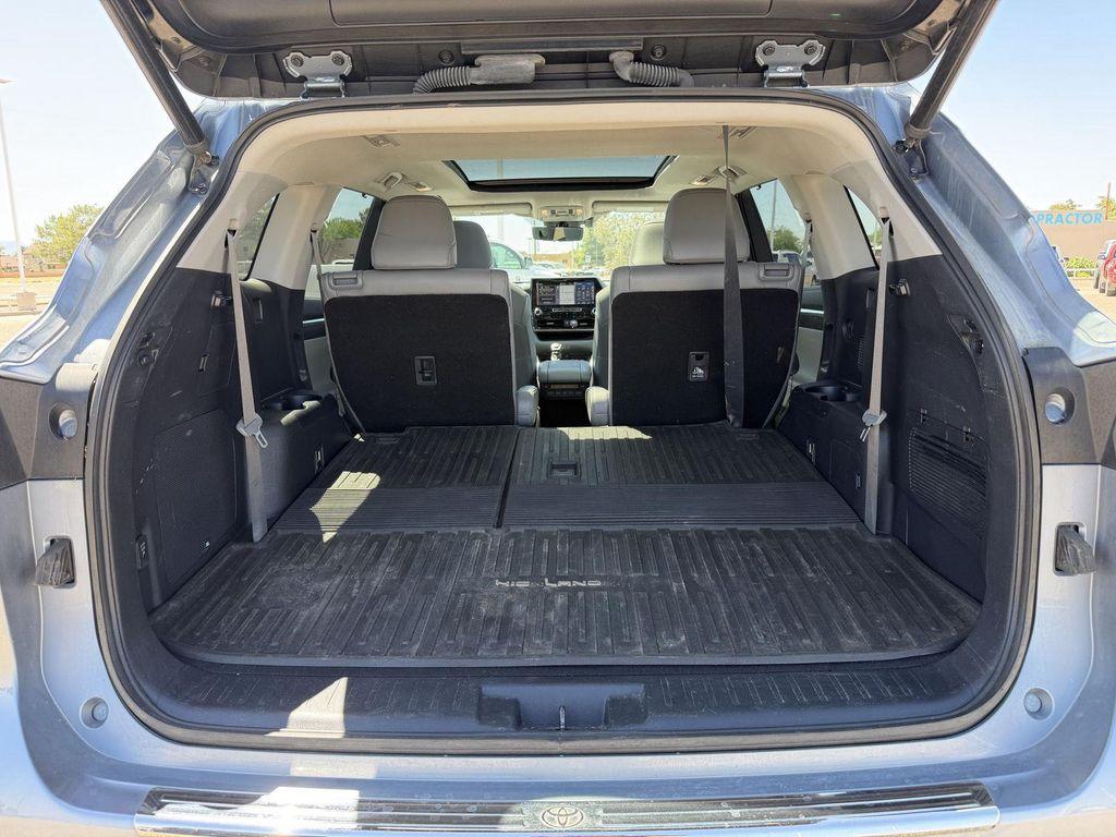 used 2021 Toyota Highlander Hybrid car, priced at $39,289