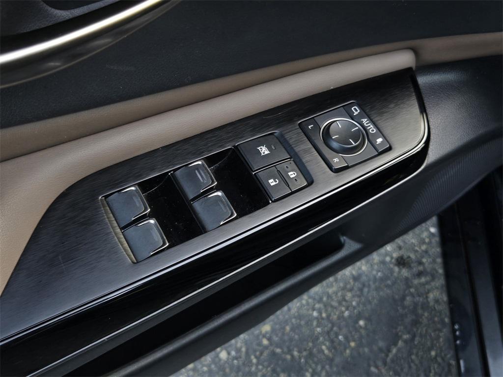 used 2023 Lexus ES 300h car, priced at $38,795