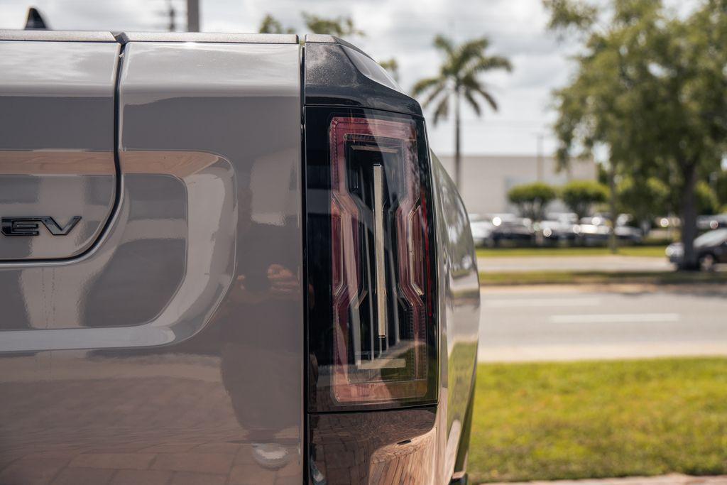 used 2025 GMC HUMMER EV Pickup car, priced at $79,221