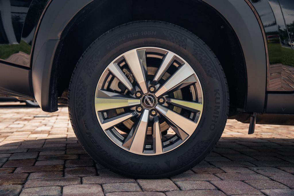 used 2025 Nissan Pathfinder car, priced at $36,686