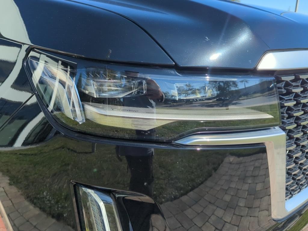 used 2023 Cadillac Escalade ESV car, priced at $72,991