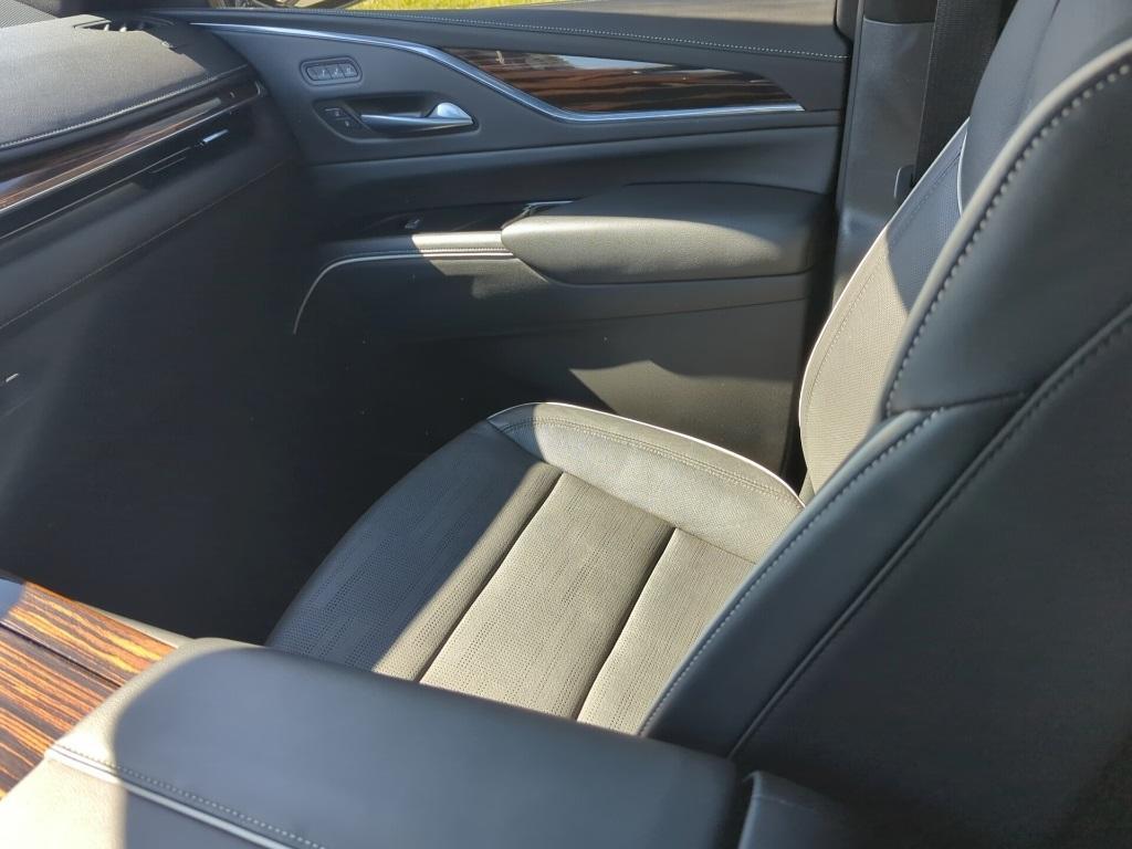 used 2023 Cadillac Escalade ESV car, priced at $72,991