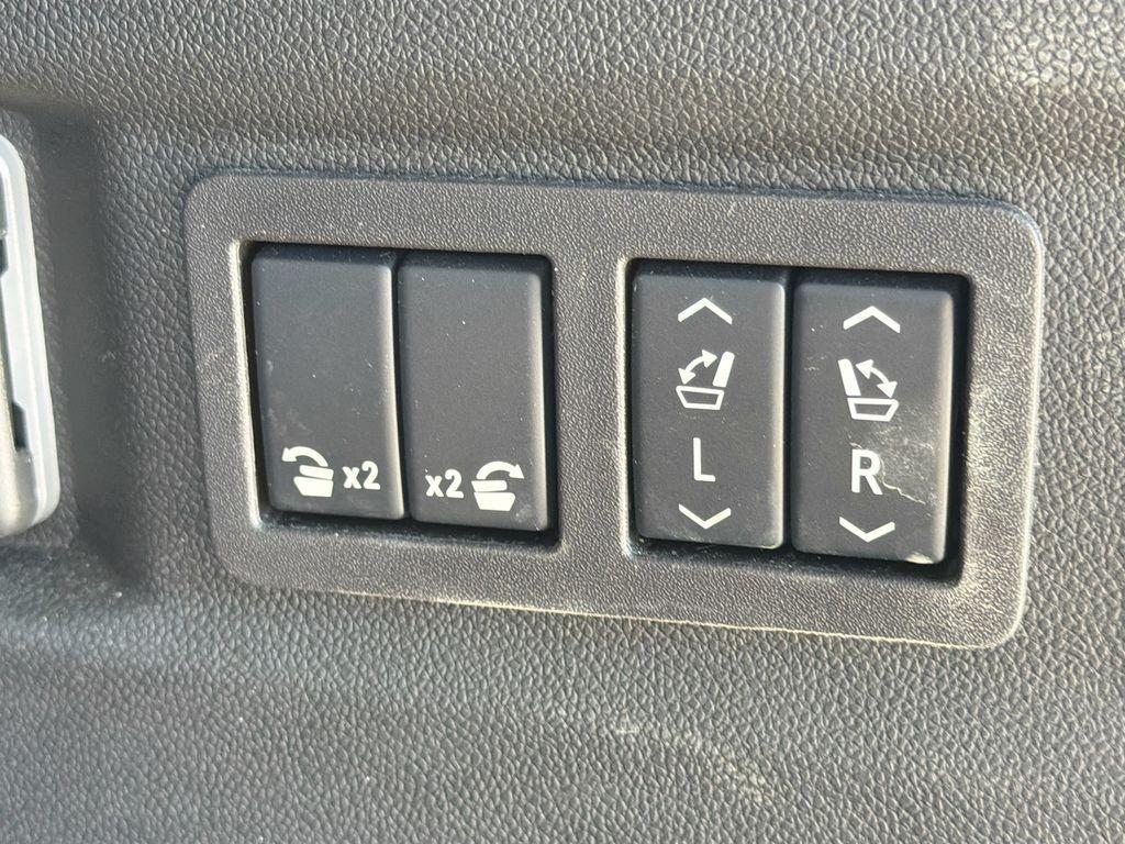 used 2024 GMC Yukon car, priced at $60,497