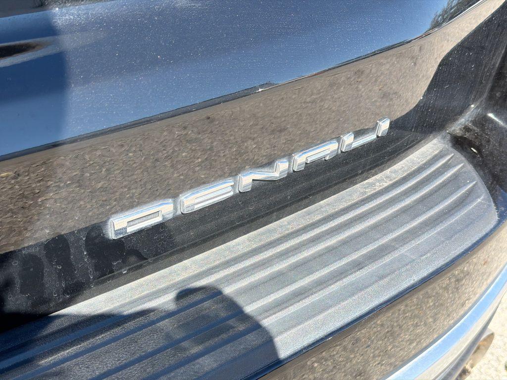 used 2024 GMC Yukon car, priced at $60,497