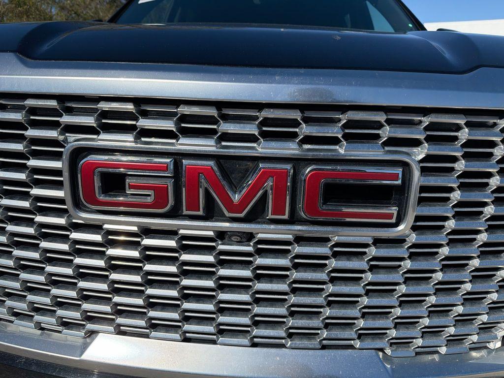 used 2024 GMC Yukon car, priced at $60,497