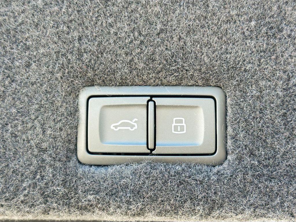 used 2025 Lamborghini Urus car, priced at $319,991