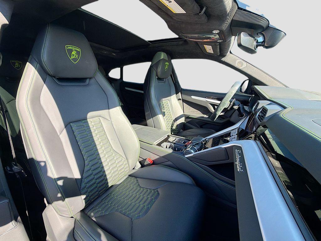 used 2022 Lamborghini Urus car, priced at $219,991