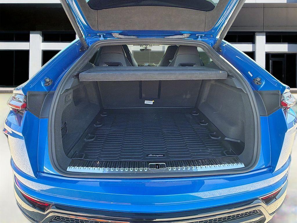 used 2022 Lamborghini Urus car, priced at $219,991