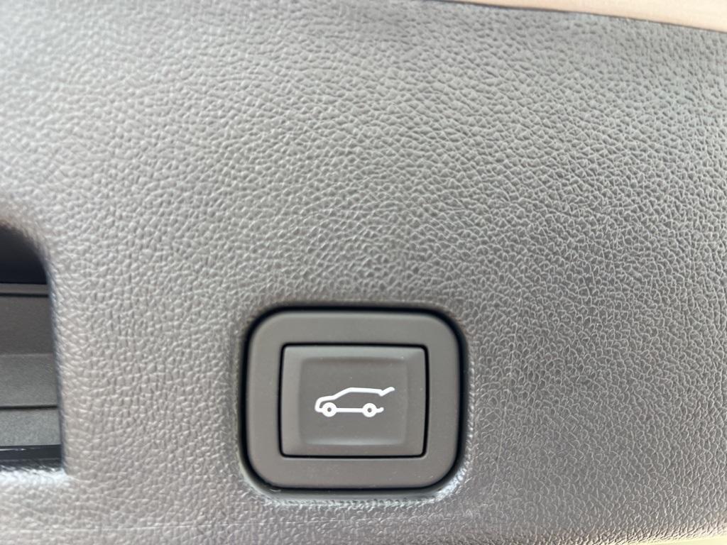 used 2026 Chevrolet Traverse car, priced at $48,492