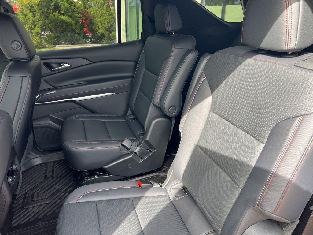 used 2026 Chevrolet Traverse car, priced at $44,997