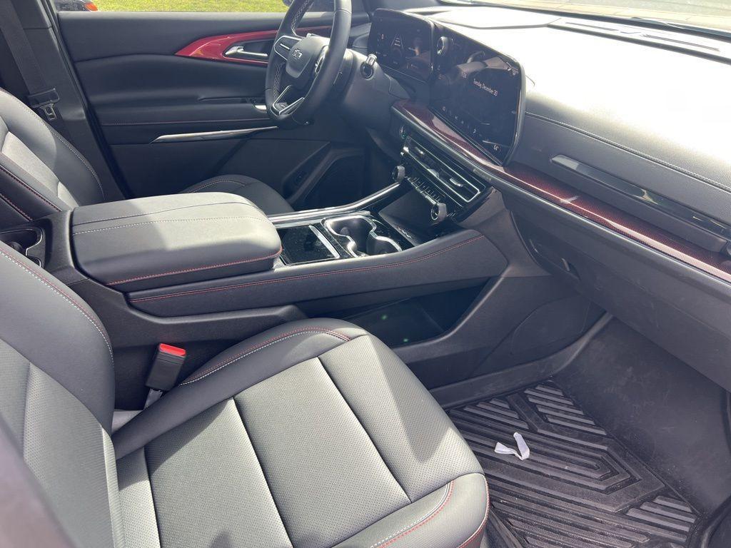 used 2026 Chevrolet Traverse car, priced at $44,997