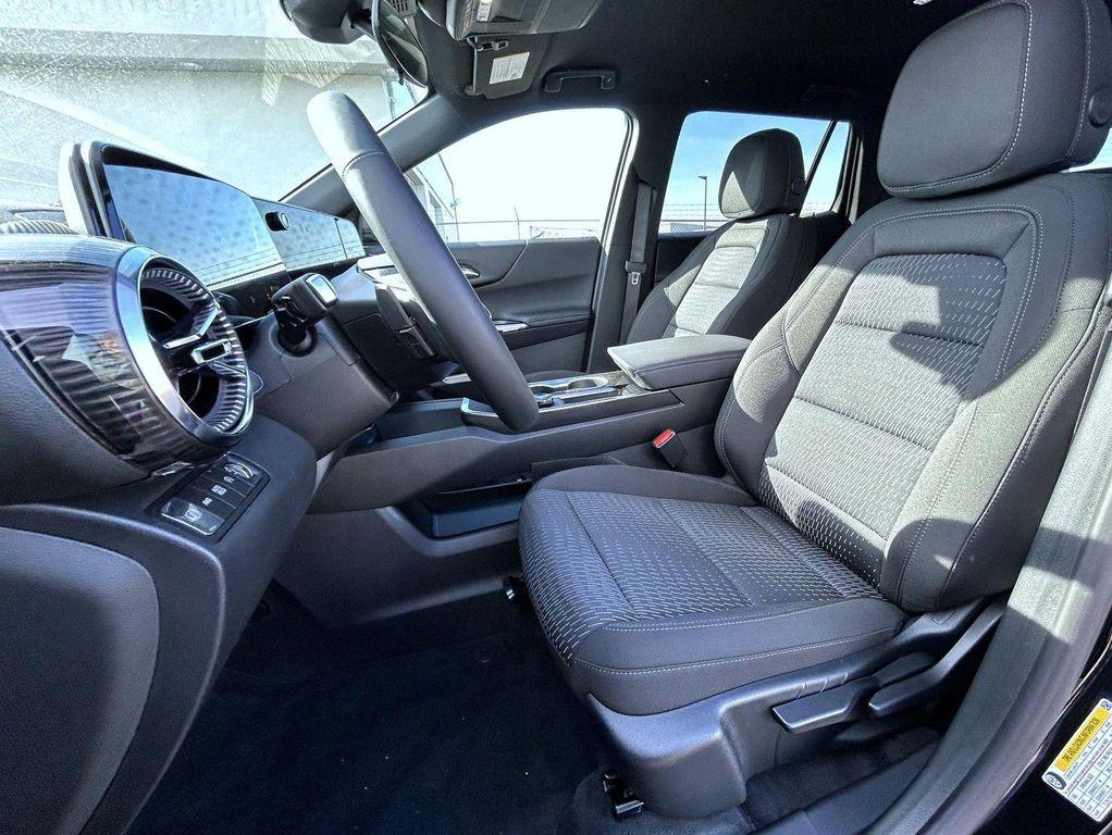 new 2026 Chevrolet Equinox car, priced at $33,094