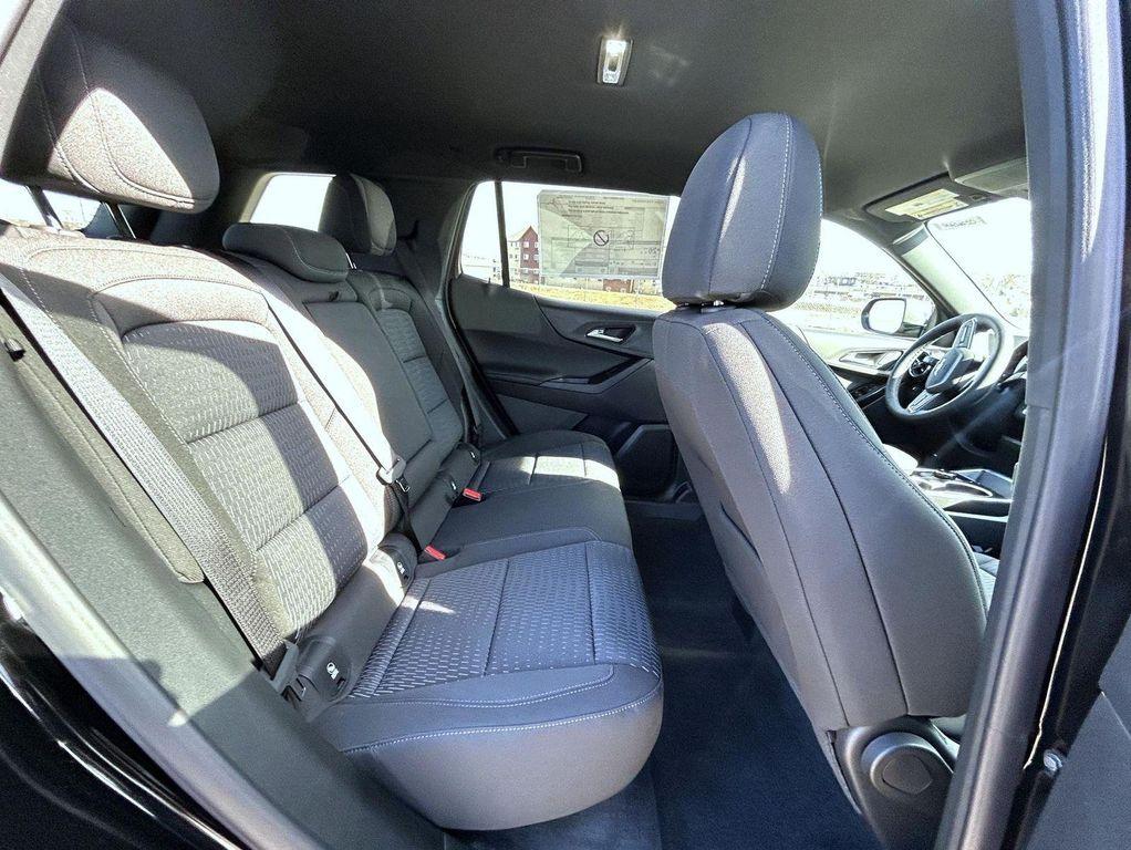 new 2026 Chevrolet Equinox car, priced at $33,094