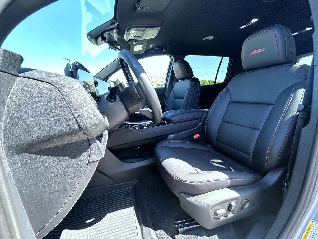 new 2026 Chevrolet Traverse car, priced at $56,779