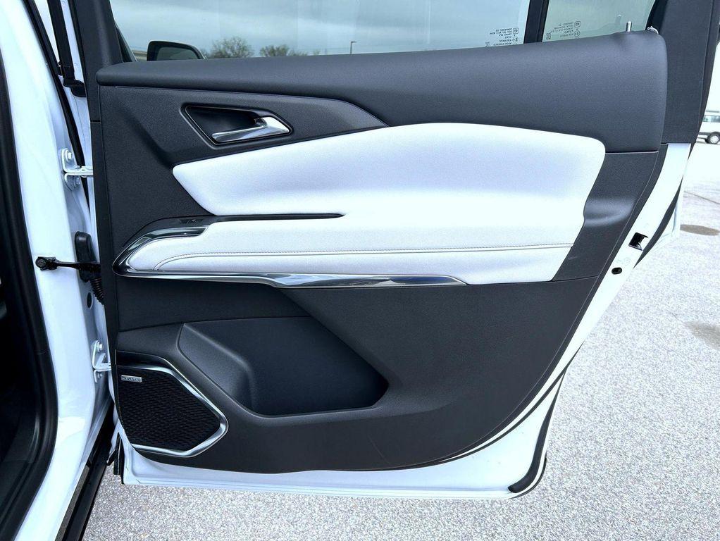 new 2026 Chevrolet Traverse car, priced at $62,313