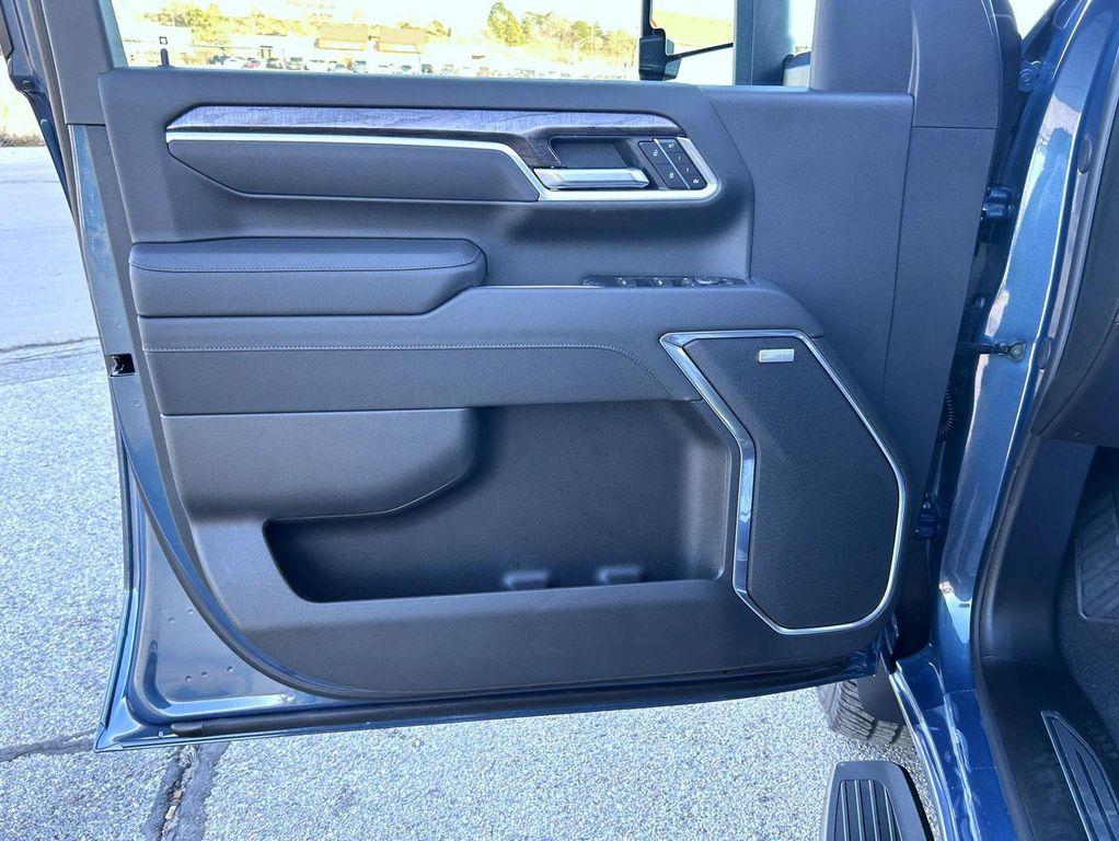 new 2026 Chevrolet Silverado 2500 car, priced at $77,860