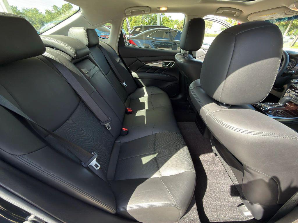 used 2015 INFINITI Q70 car, priced at $12,900