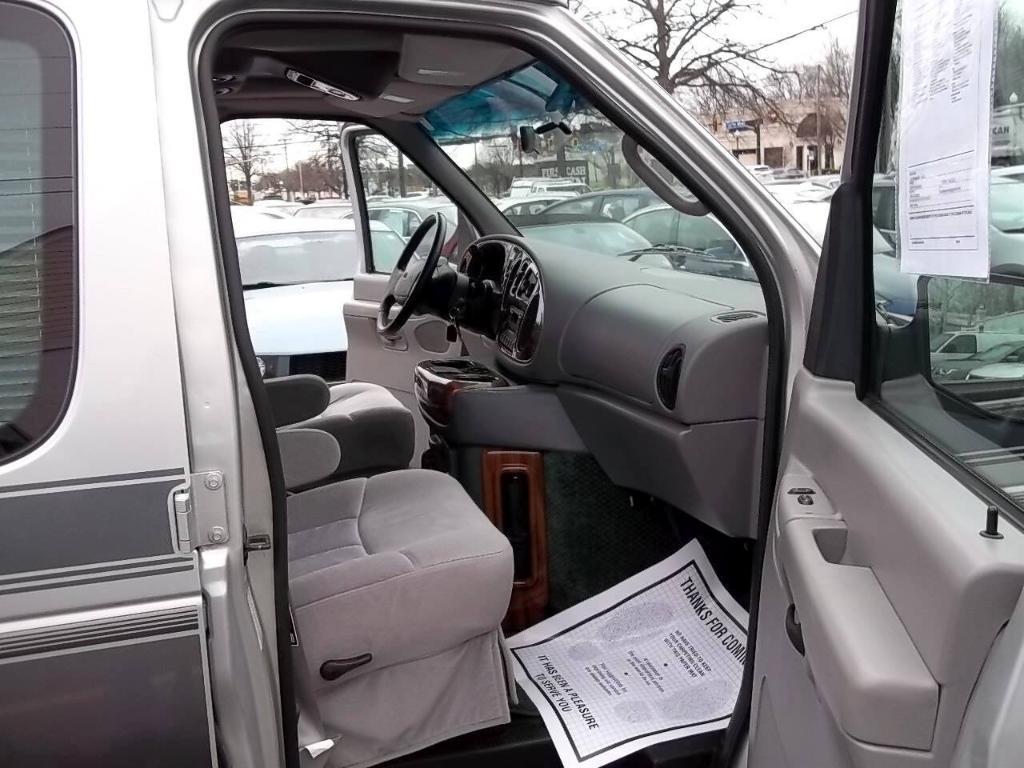 used 2002 Ford E150 car, priced at $11,994
