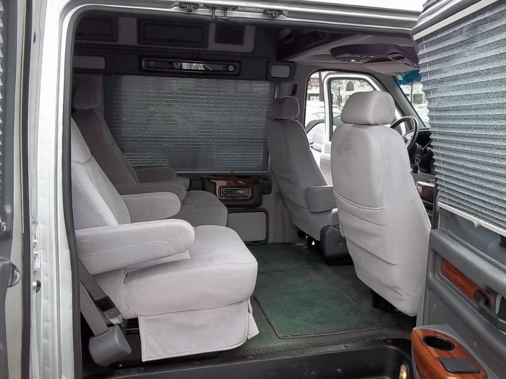 used 2002 Ford E150 car, priced at $11,994