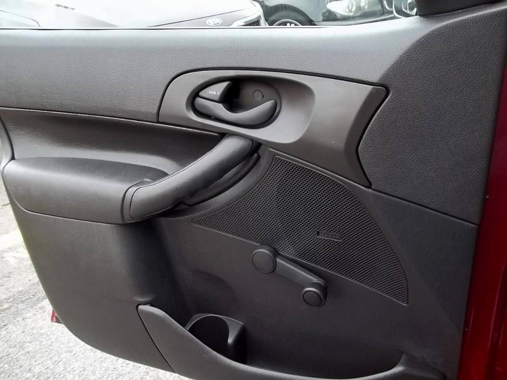 used 2005 Ford Focus car, priced at $7,494