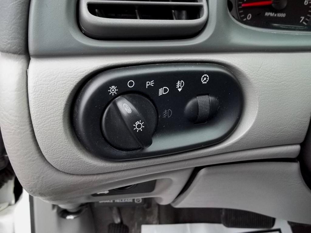 used 2005 Mercury Sable car, priced at $5,494