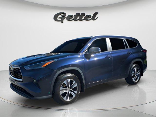 used 2024 Toyota Highlander car, priced at $36,998
