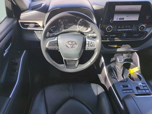used 2024 Toyota Highlander car, priced at $36,998