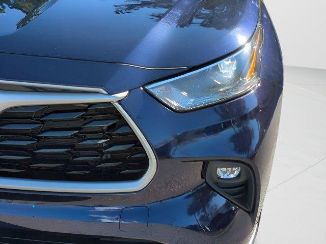 used 2024 Toyota Highlander car, priced at $36,998