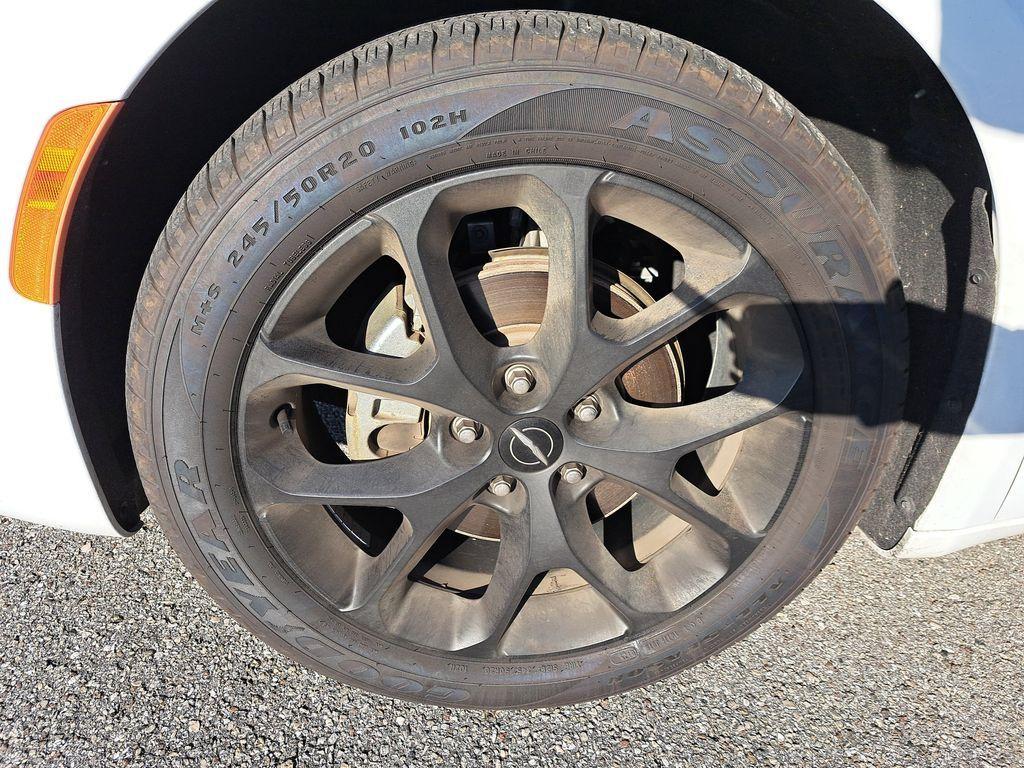 used 2025 Chrysler Pacifica car, priced at $33,991