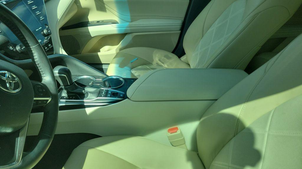 used 2018 Toyota Camry Hybrid car, priced at $18,253