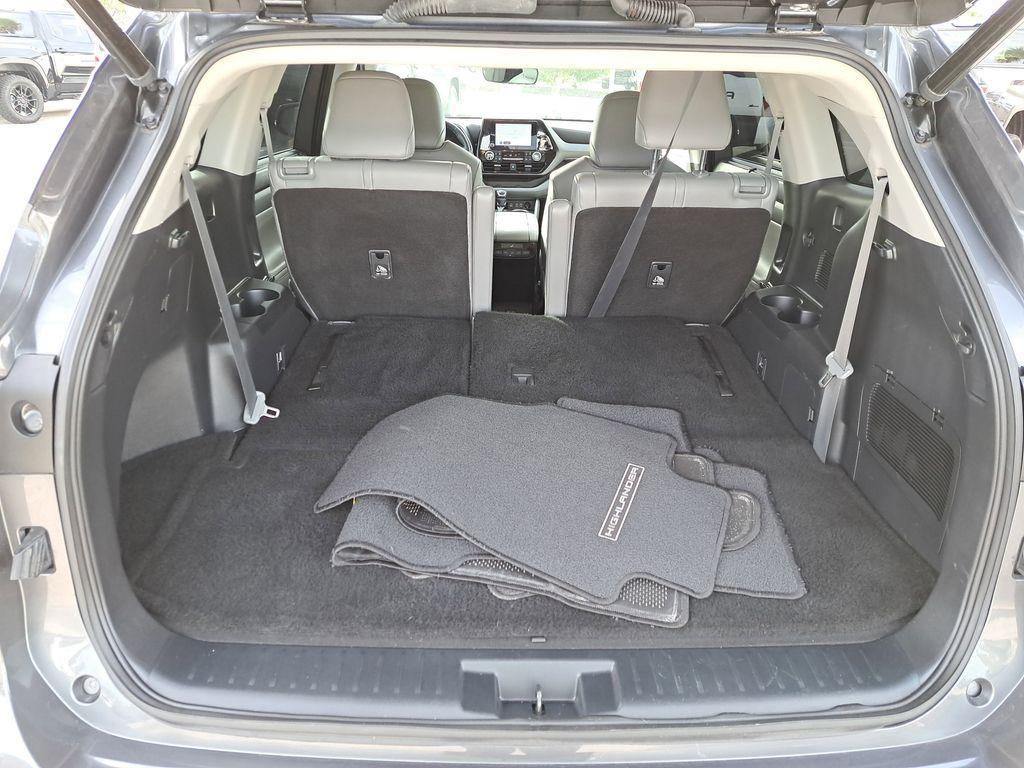 used 2023 Toyota Highlander car, priced at $32,798