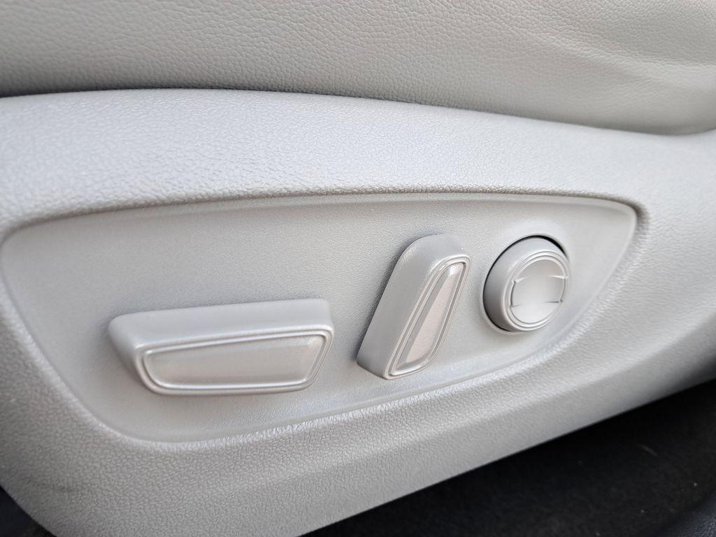 used 2023 Toyota Highlander car, priced at $32,798