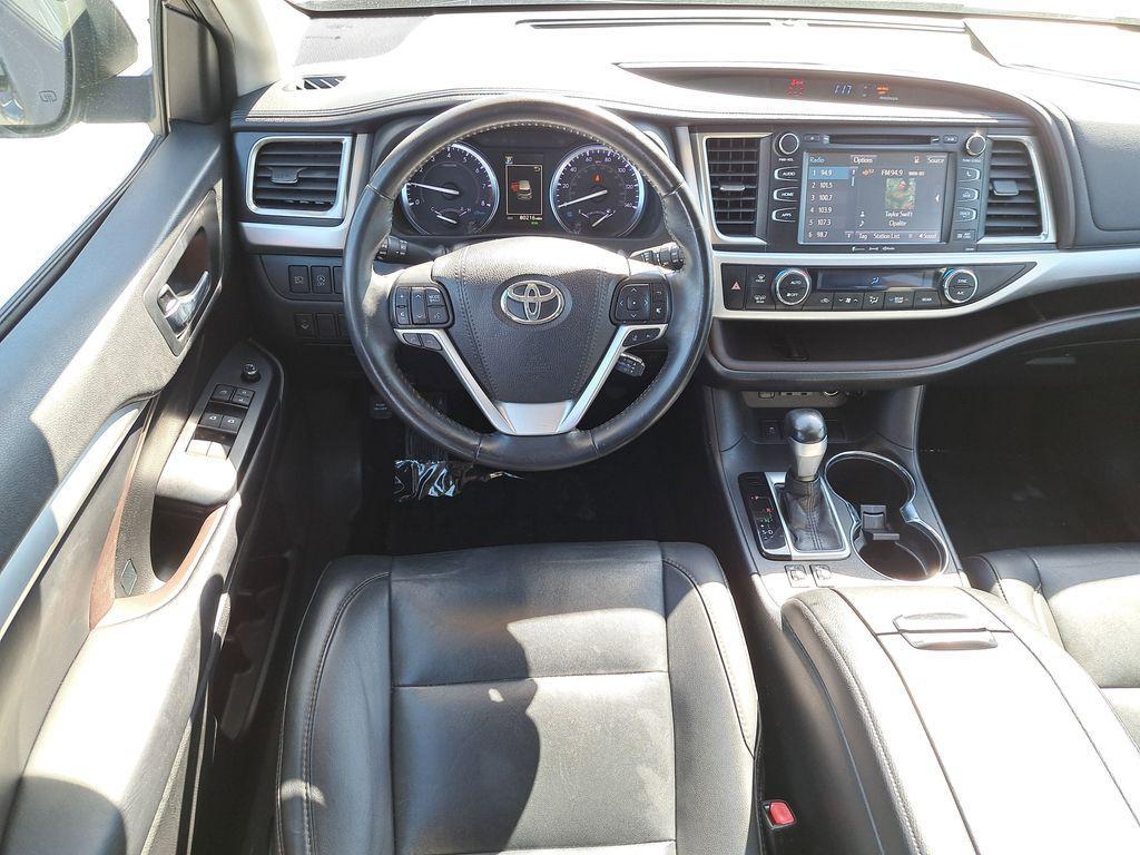 used 2019 Toyota Highlander car, priced at $22,303