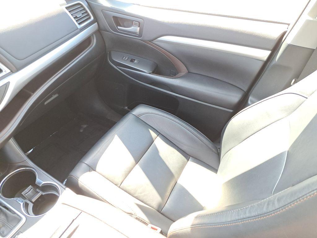 used 2019 Toyota Highlander car, priced at $22,303