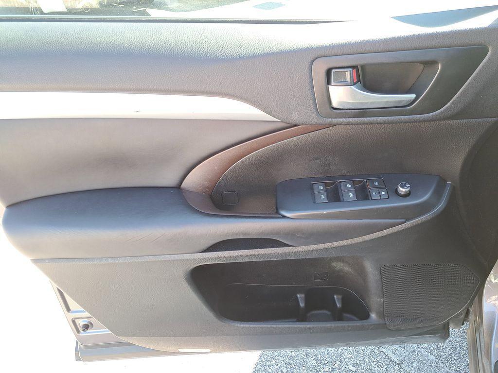 used 2019 Toyota Highlander car, priced at $22,303