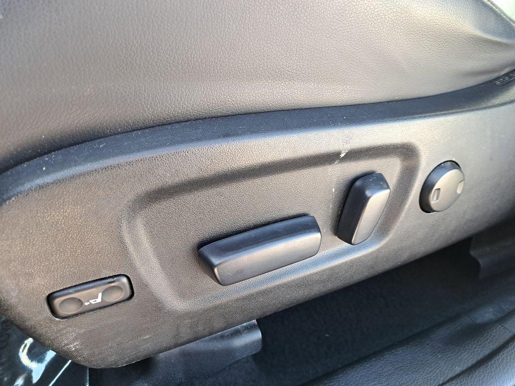 used 2019 Toyota Highlander car, priced at $22,303