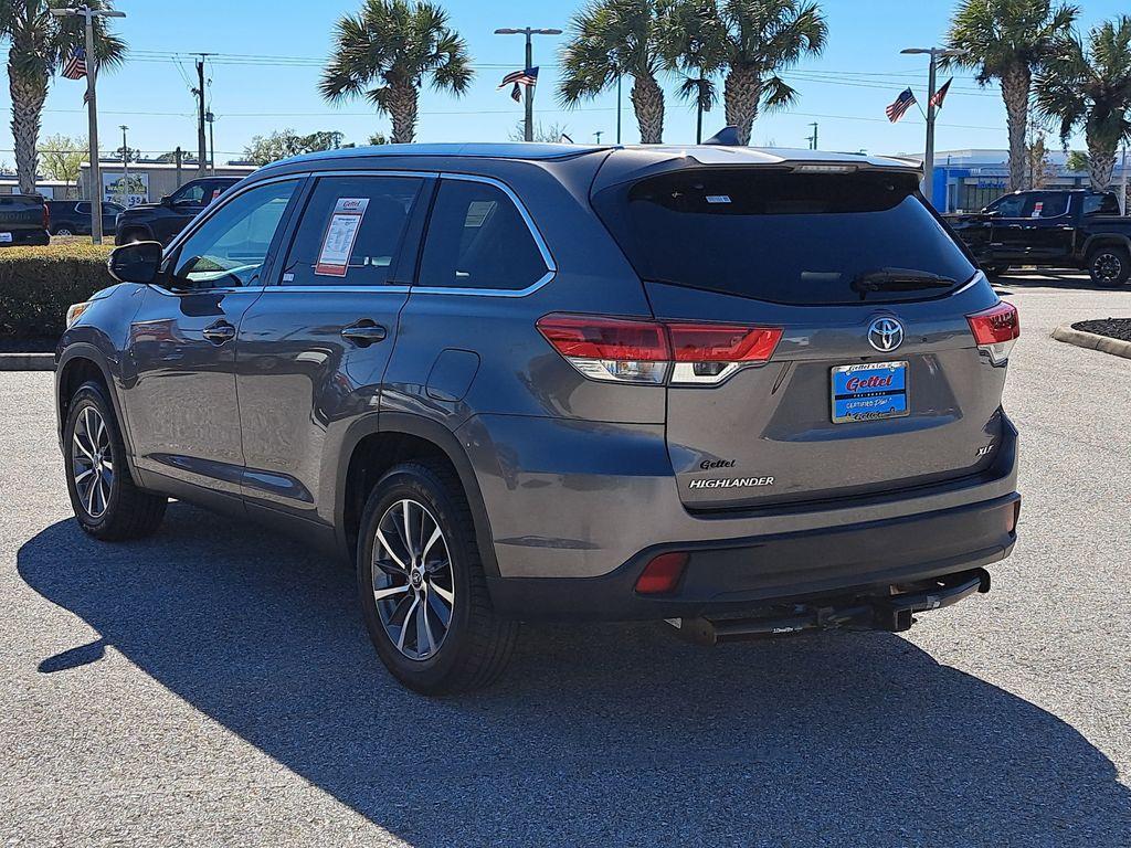 used 2019 Toyota Highlander car, priced at $22,303