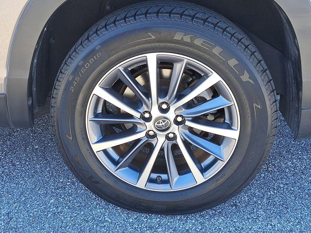 used 2019 Toyota Highlander car, priced at $22,303