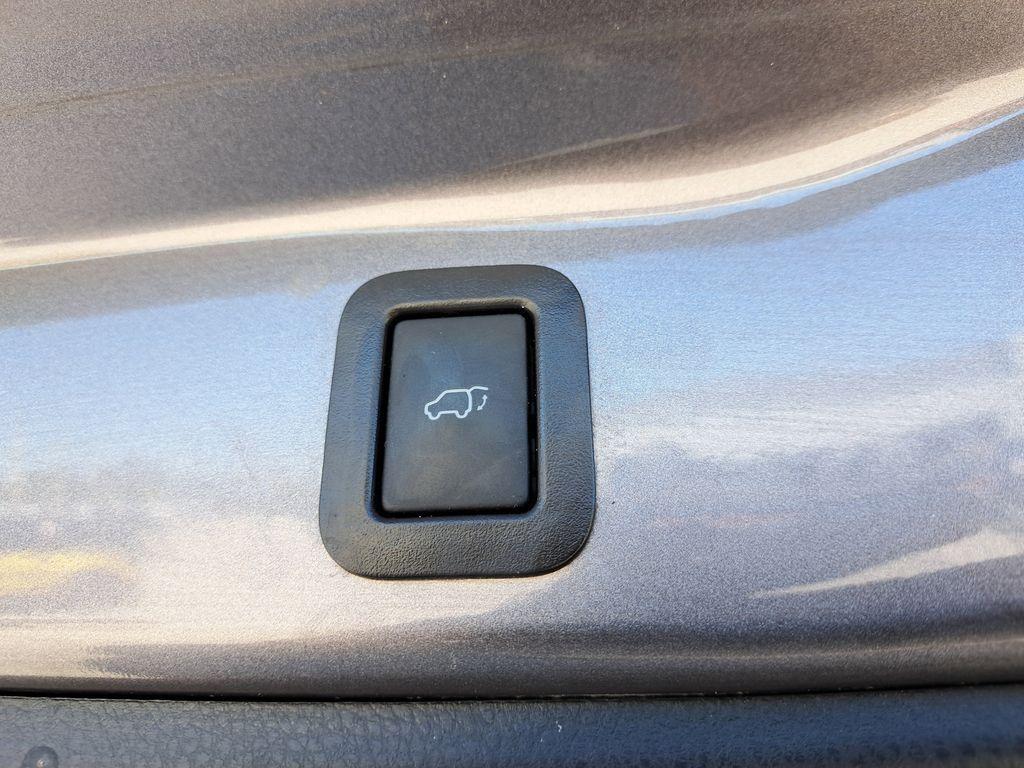 used 2019 Toyota Highlander car, priced at $22,303