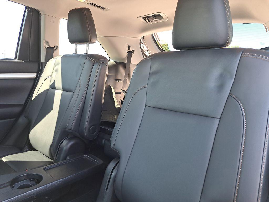 used 2019 Toyota Highlander car, priced at $22,303
